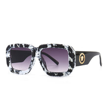 Carica l&#39;immagine nel visualizzatore di Gallery, Plastic Oversized Lion Square Sunglasses Mens Rectangle Big Frame Sun Glasses Man Flat Top Cool Google Shades Shaded UV400