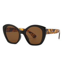 Carica l'immagine nel visualizzatore di Gallery, Plastic Oversized Muti Colors Cat Eyes Sunglasses Shades Uv400 2023 Rainbow Men Retro Female Ladies Sun Glasses