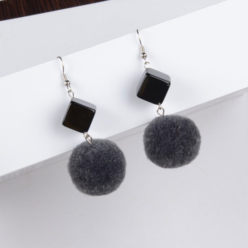 Plush ball metal color matching maomao ball of wo long dangler earrings E880-5 Temperament is contracted eardrop long ear clip