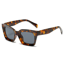 Load image into Gallery viewer, Popular Cat Eye Women Sunglasses Retro Nail Clear Gradient Eyewear Brand Designer Men Square Sun Glasses UV400 Eyeglasse