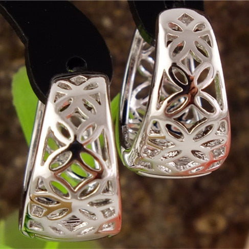 Promotion 1pair Silver Fashion Women Party Jewelry Hollow Flower Hoop Earrings for Lady TB185
