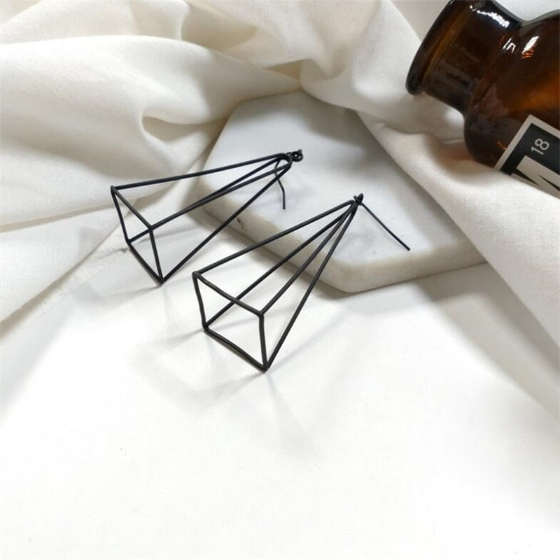 Punk Style Black Hollow Triangle Drop Earrings For Women Chic 3D Design Long Dangle Statement Earring Fashion Party Gift