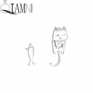 Handmade Asymmetrical Lovely Cartoon Happy Cat Eat Fish Animal Stud Earring Bijoux Jewelry Pet Lover Birthd Gift
