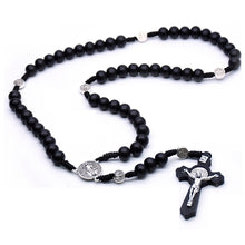 Carica l&#39;immagine nel visualizzatore di Gallery, QIGO Collane con ciondolo rosario con croce nera antica religiosa in legno religioso Collana con perline di Gesù San Benedetto per gioielli da uomo e donna 