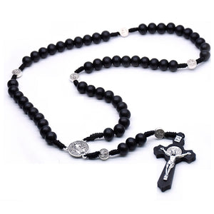 QIGO Collane con ciondolo rosario con croce nera antica religiosa in legno religioso Collana con perline di Gesù San Benedetto per gioielli da uomo e donna 