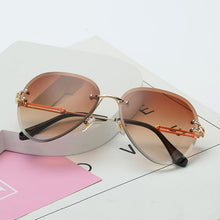 Load image into Gallery viewer, 2022 New Brand Designer Rimless Pilot Sunglasses Women Men Retro Dimond Cutting Lens Gradient Sun Glasses For Female UV400