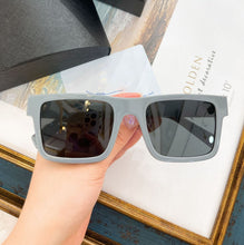 Load image into Gallery viewer, Rectangle Eyewear SPR 19W-F SIZE 52-21-145  With Original Logo  Professional Customize Prescription Sun  Glasses