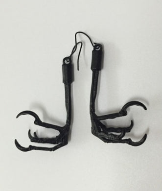 Victoria Darkness Gothic Black Raven Crow Oddities Bird Claw Talon Earring