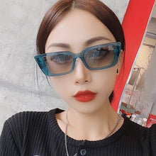 Load image into Gallery viewer, Retro Cat Eyt Frame Sunglasses Women  V Sun Glasses Men Rectangle Jelly Sunglasses with Metal Hinges UV400