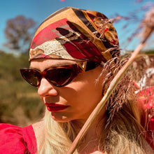 Load image into Gallery viewer, Retro Frame Rectangle Sunglasses for Women 2023  V Sun Glasses Men Jelly Sunglasses with Metal Hinges UV400