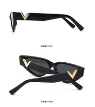 Load image into Gallery viewer, Retro Frame Rectangle Sunglasses for Women 2023  V Sun Glasses Men Jelly Sunglasses with Metal Hinges UV400
