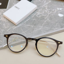 Carica l&#39;immagine nel visualizzatore di Gallery, Retro GENTLE Round Shape Eyeglasses Frame JOJO Men&#39;s Women&#39;s B Titanium Eyeglass Frames Myopia Prescription Transparent Glasses