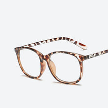 Carica l&#39;immagine nel visualizzatore di Gallery, Retro Glasses Transparent Square Optical EyeGlasses Frames Women Brand Designer Clear Fashion Fake Glasses Large Frames Eyewear