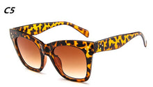 Carica l&#39;immagine nel visualizzatore di Gallery, Occhiali da sole sfumati retrò Donne Designer di marca Lenti con montatura Classic Rivet Shades Donna Uomo Occhiali Oculos De Sol UV400 