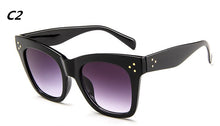 Carica l&#39;immagine nel visualizzatore di Gallery, Occhiali da sole sfumati retrò Donne Designer di marca Lenti con montatura Classic Rivet Shades Donna Uomo Occhiali Oculos De Sol UV400 