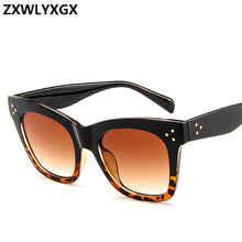 Carica l&#39;immagine nel visualizzatore di Gallery, Occhiali da sole sfumati retrò Donne Designer di marca Lenti con montatura Classic Rivet Shades Donna Uomo Occhiali Oculos De Sol UV400 