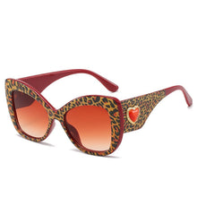 Load image into Gallery viewer, Retro Heart Sunglasses Women Plastic Protect Eyewear Women Designer Sun Glasses Stylish Oversized Shades