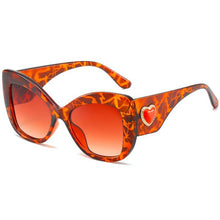 Load image into Gallery viewer, Retro Heart Sunglasses Women Plastic Protect Eyewear Women Designer Sun Glasses Stylish Oversized Shades