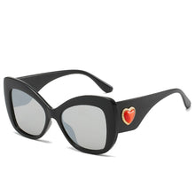 Load image into Gallery viewer, Retro Heart Sunglasses Women Plastic Protect Eyewear Women Designer Sun Glasses Stylish Oversized Shades