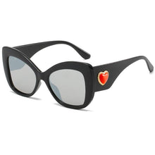 Load image into Gallery viewer, Retro Heart Sunglasses Women Plastic Protect Eyewear Women Designer Sun Glasses Stylish Oversized Shades