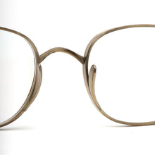 Carica l&#39;immagine nel visualizzatore di Gallery, Retro Men Pure Titanium Glasses Frame Oval Women  Brand Prescription Myopia Optical Eyeglasses Frame Square Small Eyewear