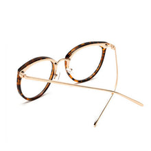 Carica l&#39;immagine nel visualizzatore di Gallery, Retro Metal Frame Eyeglasses Oversized Clear Lens Glasses Men Women Transparent Optical Cat Eye Glasses Frames Spectacle