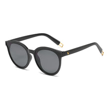 Load image into Gallery viewer, Retro Oversized Round Sunglasses Women Brand Designer Gradient Sunglasses Goggles Men Shades UV400 Oculos De Sol
