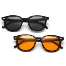 Carica l&#39;immagine nel visualizzatore di Gallery, Rivet Square Frame Sunglasses Men Women Gray Orange Lens UV400 Protection Eyewear  Design Gafas De Sol