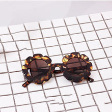 Load image into Gallery viewer, Round Kids Sunglasses Shades Cute Flower Oval Shape Children Sunglasses Girls Baby Shades Glasses