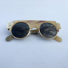 Carica l&#39;immagine nel visualizzatore di Gallery, Round Rivets Handmade Unique Matt Rough Finish Genuine Natural Horn Half Frame Metal Rim Wide Temples Glasses Eyewear Sunglasses