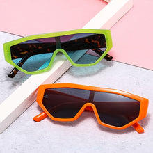 Load image into Gallery viewer, SHAUNA Colorful One Piece Cat Eye Women Sunglasses Retro Gradient Shades UV400 Eyewear Men Jelly Color Sun Glasses