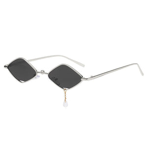 SO&amp;EI Occhiali da sole quadrati piccoli da donna retrò punk in metallo trasparente con lenti oceaniche occhiali con pendente a catena occhiali da sole da uomo tonalità UV400 