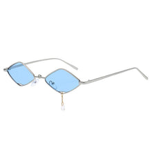 Carica l&#39;immagine nel visualizzatore di Gallery, SO&amp;EI Occhiali da sole quadrati piccoli da donna retrò punk in metallo trasparente con lenti oceaniche occhiali con pendente a catena occhiali da sole da uomo tonalità UV400 