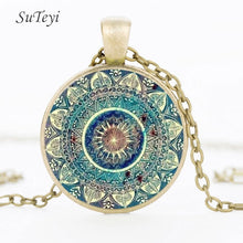 Carica l&#39;immagine nel visualizzatore di Gallery, Collana vintage con cupola in vetro Buddismo Chakra Gioielli con pendente cabochon in vetro Om India Yoga Mandala Collane per unisex 