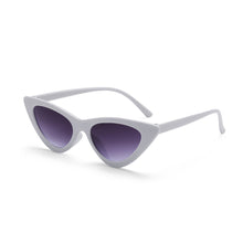 Carica l'immagine nel visualizzatore di Gallery, Sexy Cat Eye Retro Sunglasses Small Triangle Sunglasses Female Shades Ladies Trending Streetwear Eyewear UV400 Eyewear