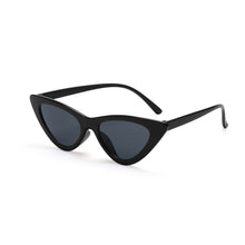Carica l'immagine nel visualizzatore di Gallery, Sexy Cat Eye Retro Sunglasses Small Triangle Sunglasses Female Shades Ladies Trending Streetwear Eyewear UV400 Eyewear