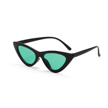 Carica l'immagine nel visualizzatore di Gallery, Sexy Cat Eye Retro Sunglasses Small Triangle Sunglasses Female Shades Ladies Trending Streetwear Eyewear UV400 Eyewear