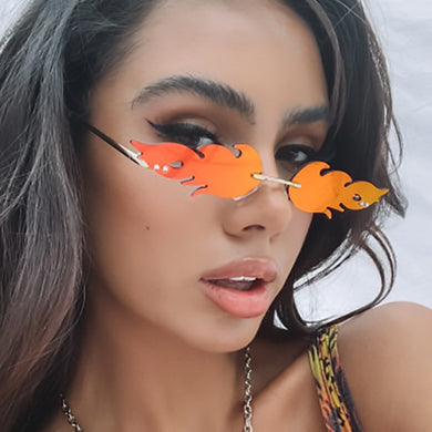 Sexy Vintage Fire Flame Sunglasses Women Small Red Black Retro Sun Glasses Female Colorful Metal Frame Clear Lens Oculos De Sol