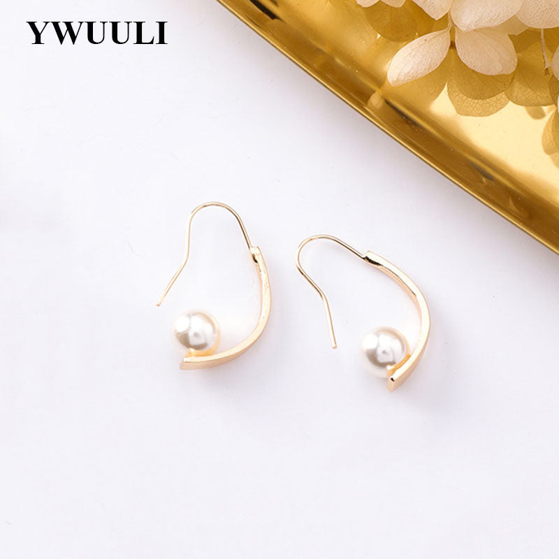 Simple Korean Creative Simulated Pearl Geometric Stud Earrings for Women Metal Arc Shaped Pendientes Fashion Jewelry MJ1200