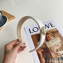 Load image into Gallery viewer, Simulation Pearl Hairbands Women Hair Accessories Vintage Handmade Hoops Autumn/Winter Headband Ornaments 2023 Head Wrap