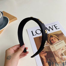Load image into Gallery viewer, Simulation Pearl Hairbands Women Hair Accessories Vintage Handmade Hoops Autumn/Winter Headband Ornaments 2023 Head Wrap