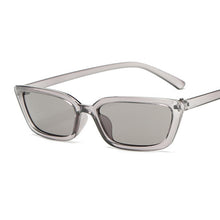 Carica l'immagine nel visualizzatore di Gallery, Occhiali da sole Cat Eye piccoli da donna Occhiali da sole vintage a specchio in plastica retrò neri Occhiali da sole femminili Oculos De Sol Feminino 