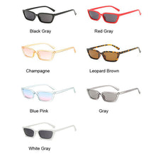 Carica l'immagine nel visualizzatore di Gallery, Occhiali da sole Cat Eye piccoli da donna Occhiali da sole vintage a specchio in plastica retrò neri Occhiali da sole femminili Oculos De Sol Feminino 