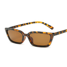 Carica l'immagine nel visualizzatore di Gallery, Occhiali da sole Cat Eye piccoli da donna Occhiali da sole vintage a specchio in plastica retrò neri Occhiali da sole femminili Oculos De Sol Feminino 