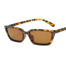 Carica l'immagine nel visualizzatore di Gallery, Occhiali da sole Cat Eye piccoli da donna Occhiali da sole vintage a specchio in plastica retrò neri Occhiali da sole femminili Oculos De Sol Feminino 