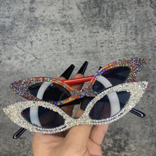 Carica l'immagine nel visualizzatore di Gallery, Small Cat Eye Sunglasses Women Crystal Cooling Sunglasses  Rhinestone Cute Sexy Cat's Glasses For Ladies Vintage Shades