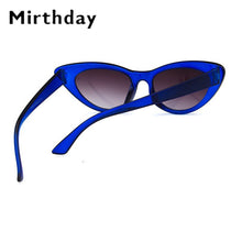 Load image into Gallery viewer, Small Frame Transparent Sunglasses Men Women 2023 Clear Blue Cat Eye Sunglasses Vintage Shades ocolos de sol para mulheres