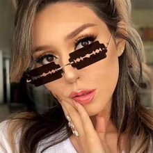 Carica l'immagine nel visualizzatore di Gallery, Small Rectangle Rimless Sunglasses Women Blade Shape Vintage Hollow Eyeglasses Women Razor Gafas Punk UV400 Alloy