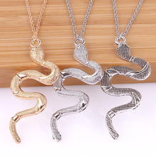 Carica l&#39;immagine nel visualizzatore di Gallery, Snake Necklace For Women New Animal Snake Dangle Pendant Necklace Minimalist Style Trendy Female Birthday Jewelry Bijoux Gift