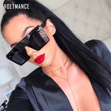 Carica l&#39;immagine nel visualizzatore di Gallery, Occhiali da sole quadrati oversize da donna Retro montatura grande Occhiali da sole da guida Flat Top Gafas Marca Rice Design Ombra congiunti UV400 
